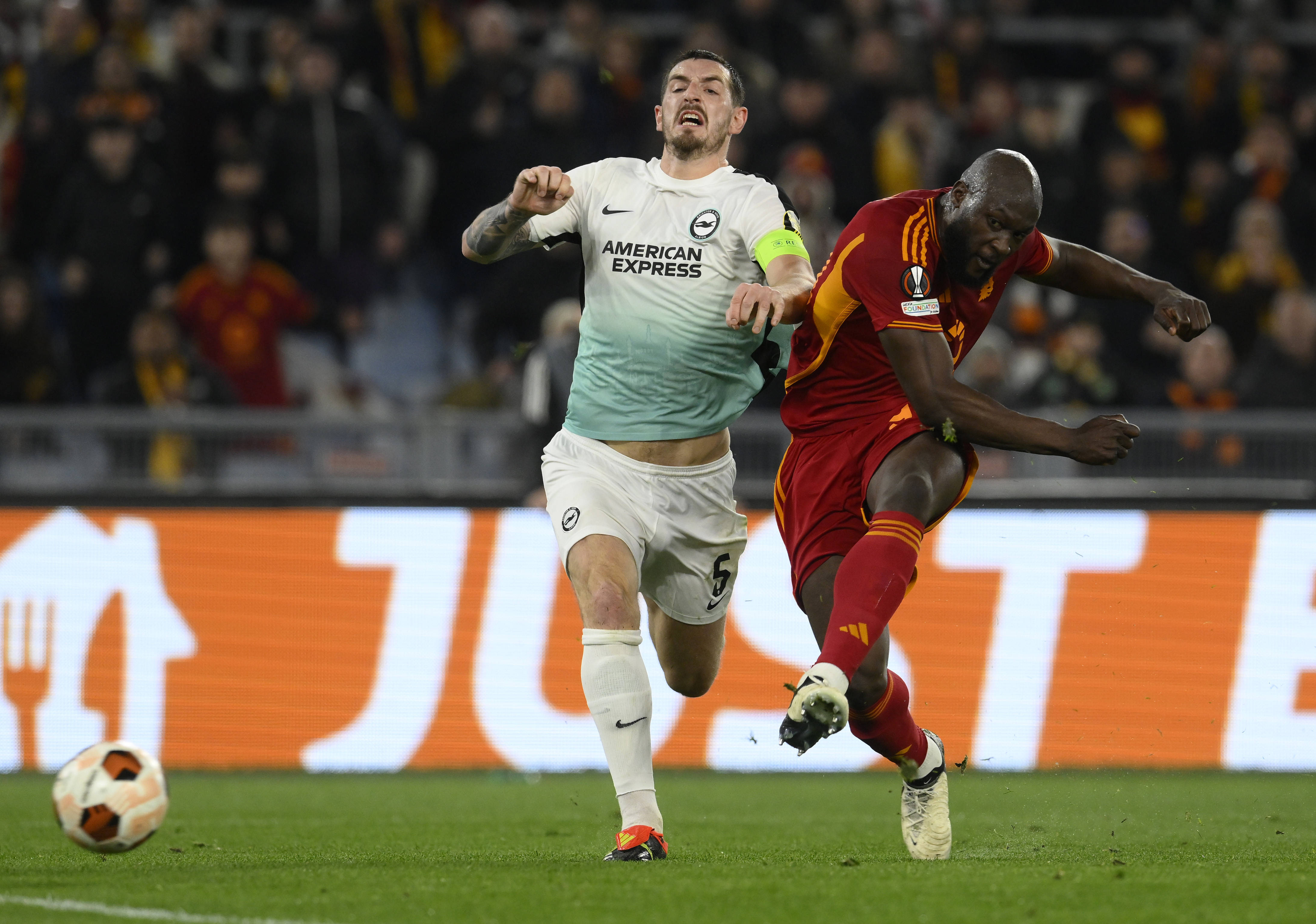 包含赛前NBA常规赛焦点战，AC米兰防线松动，引发热议，更衣室氛围转暖的词条开云棋牌